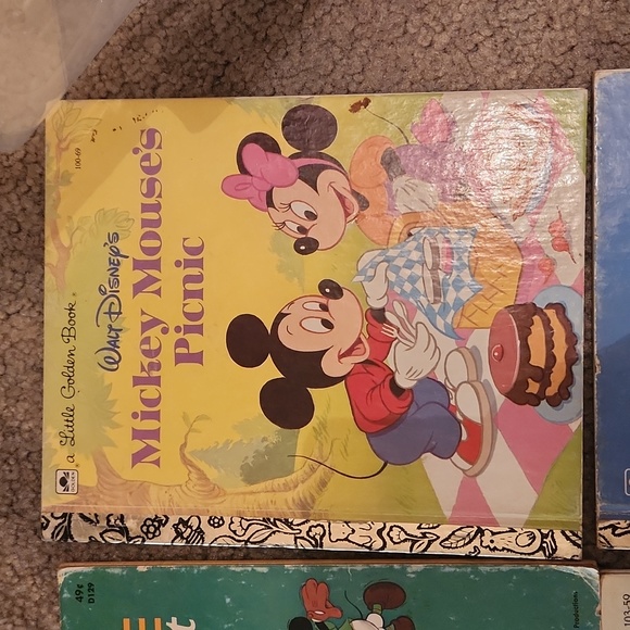 Lot of vintage Mickey Mouse golden books 7 total - Picture 8 of 9